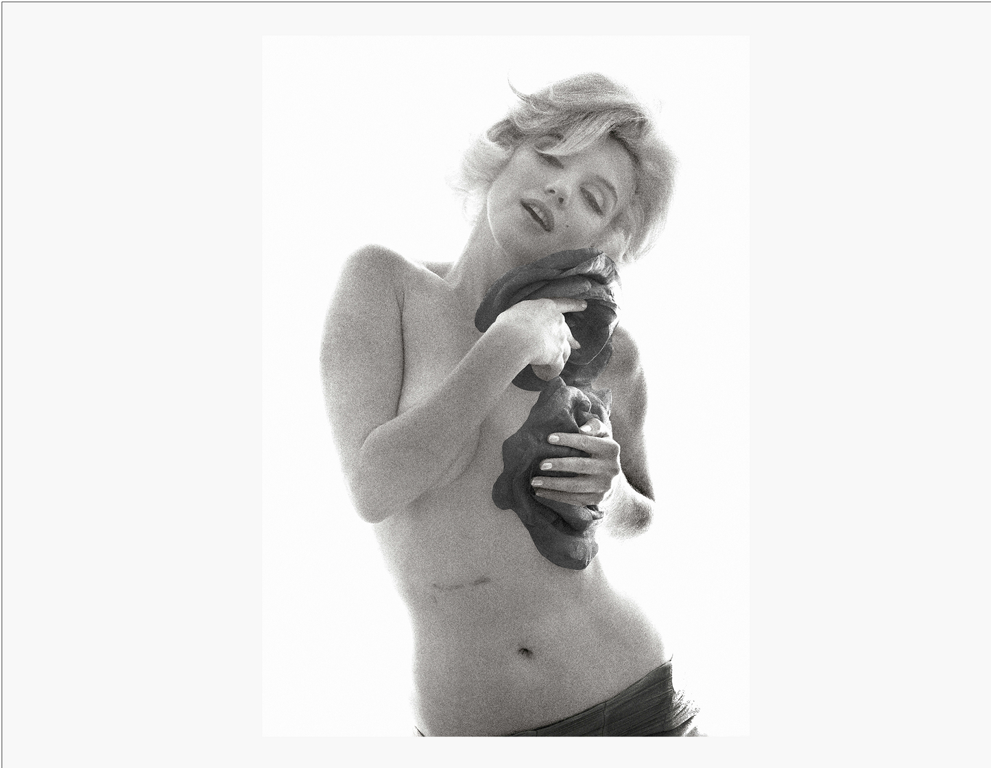 Marilyn Monroe, Grey Roses, The Last Sitting®, 1962